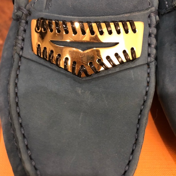 Shoe - Picture 2 of 5